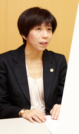 弁護士　徳村初美